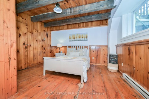 1762 Queen Street, Caledon, ON - Indoor Photo Showing Bedroom