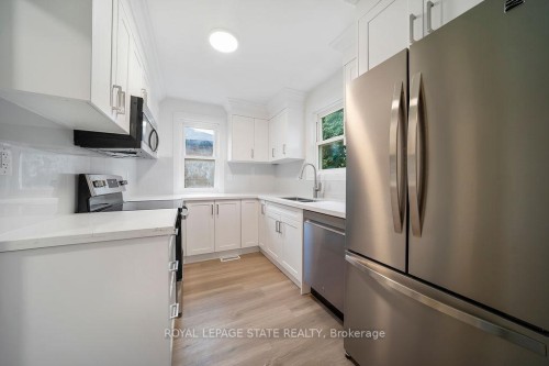 Unit 1-172 East 34Th Street, Hamilton, ON - Indoor Photo Showing Kitchen With Stainless Steel Kitchen