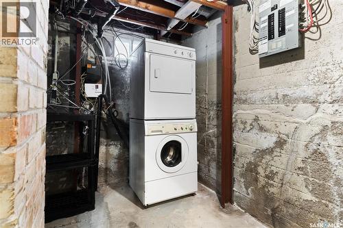 2822 Argyle Street, Regina, SK - Indoor Photo Showing Laundry Room