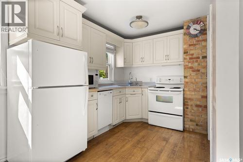 2822 Argyle Street, Regina, SK - Indoor Photo Showing Kitchen