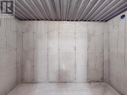 21 La Reine Avenue, Richmond Hill, ON - Indoor