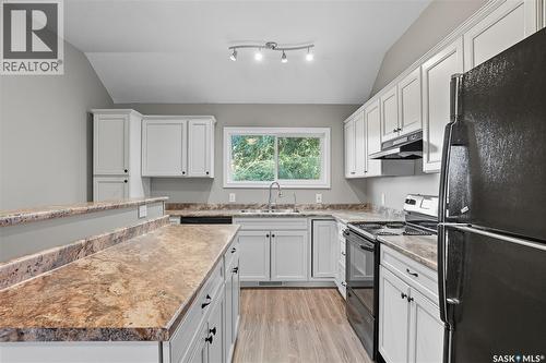 105 Main Street, Harris, SK - Indoor Photo Showing Kitchen