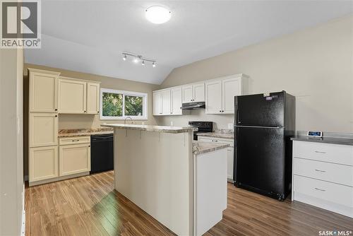 105 Main Street, Harris, SK - Indoor Photo Showing Kitchen