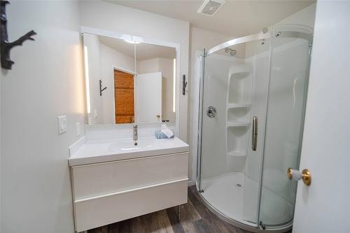 962 Dewdney Way, Kimberley, BC - Indoor Photo Showing Bathroom