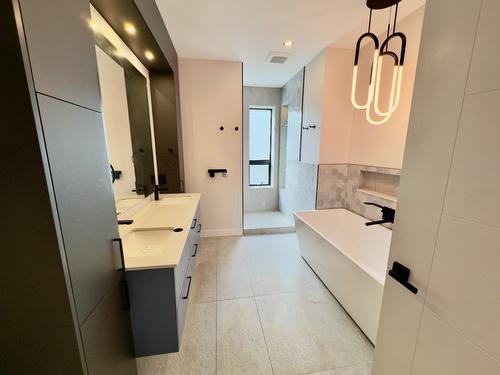 2570 Skeena Dr. Drive, Kamloops, BC - Indoor