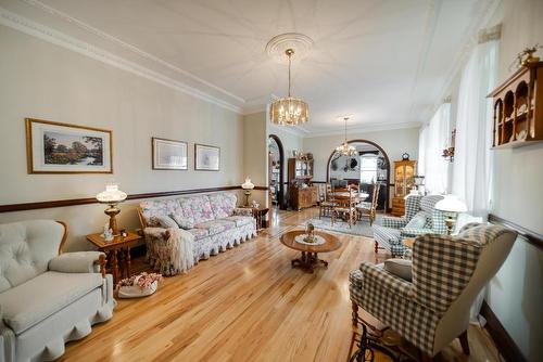 120 Wattsville Road, Cranbrook, BC - Indoor Photo Showing Living Room