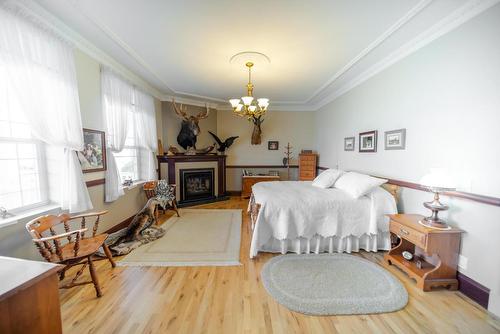 120 Wattsville Road, Cranbrook, BC - Indoor With Fireplace