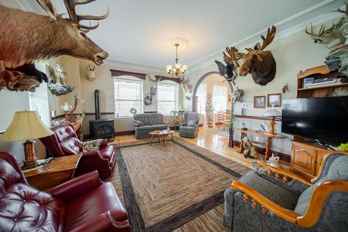 120 Wattsville Road, Cranbrook, BC - Indoor Photo Showing Living Room
