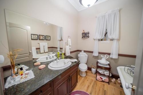 120 Wattsville Road, Cranbrook, BC - Indoor Photo Showing Bathroom