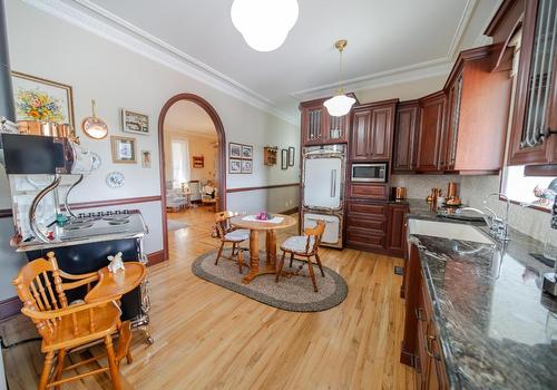 120 Wattsville Road, Cranbrook, BC - Indoor Photo Showing Kitchen