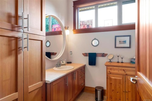 1870 Munsie Rd, Shawnigan Lake, BC 