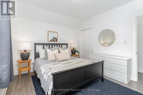 4 Robins Avenue, Hamilton, ON - Indoor Photo Showing Bedroom