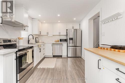 4 Robins Avenue, Hamilton, ON - Indoor Photo Showing Kitchen With Stainless Steel Kitchen With Upgraded Kitchen