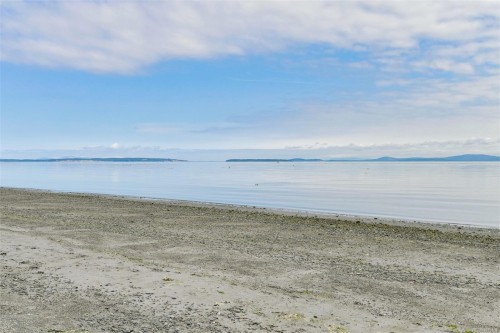 5037 Cordova Bay Rd, Saanich, BC 