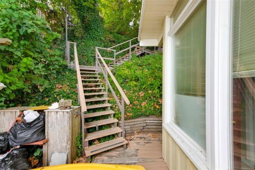 5037 Cordova Bay Rd, Saanich, BC 