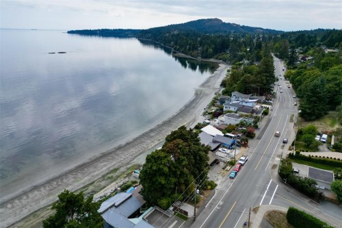 5037 Cordova Bay Rd, Saanich, BC 