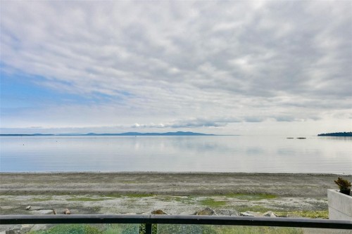 5037 Cordova Bay Rd, Saanich, BC 