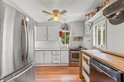 Cuisine - 25  - 29 Ch. Lépine, Val-Des-Lacs, QC - Indoor Photo Showing Kitchen