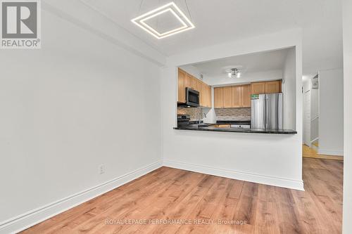 344 - 515 St Laurent Boulevard, Ottawa, ON - Indoor Photo Showing Kitchen