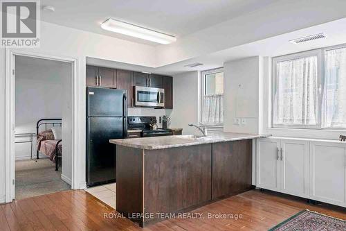 401 - 234 Rideau Street, Ottawa, ON - Indoor Photo Showing Kitchen