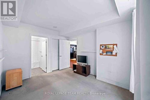 401 - 234 Rideau Street, Ottawa, ON - Indoor Photo Showing Other Room