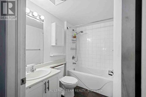 401 - 234 Rideau Street, Ottawa, ON - Indoor Photo Showing Bathroom