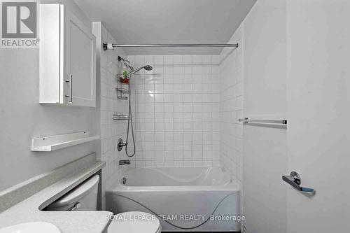 401 - 234 Rideau Street, Ottawa, ON - Indoor Photo Showing Bathroom