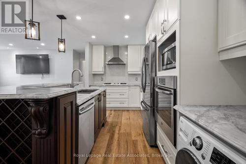 168 Tidey Avenue, Halton Hills, ON - Indoor Photo Showing Kitchen With Double Sink With Upgraded Kitchen
