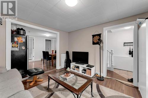 318 Sydenham Street, Kingston (East Of Sir John A. Blvd), ON - Indoor Photo Showing Living Room