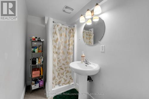 318 Sydenham Street, Kingston (East Of Sir John A. Blvd), ON - Indoor Photo Showing Bathroom