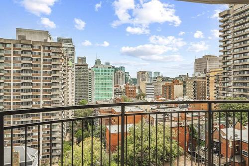 Balcony - 1116-1100 Av. Du Docteur-Penfield, Montréal (Ville-Marie), QC - Outdoor