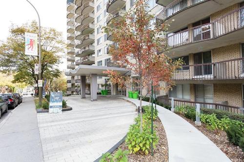 Frontage - 1116-1100 Av. Du Docteur-Penfield, Montréal (Ville-Marie), QC - Outdoor With Facade