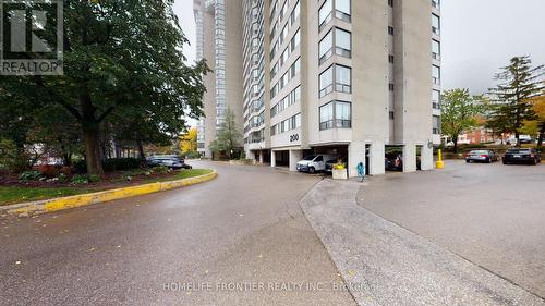605 - 200 Robert Speck Parkway, Mississauga, ON - Outdoor