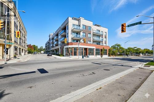 407 - 123 Maurice Drive, Oakville, ON - Outdoor
