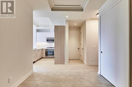 407 - 123 Maurice Drive, Oakville, ON - Indoor