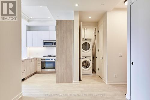 407 - 123 Maurice Drive, Oakville, ON - Indoor Photo Showing Laundry Room