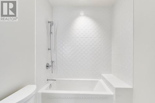 407 - 123 Maurice Drive, Oakville, ON - Indoor Photo Showing Bathroom