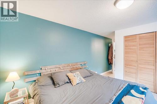 2758 Leecrest Road, Nelson, BC - Indoor Photo Showing Bedroom
