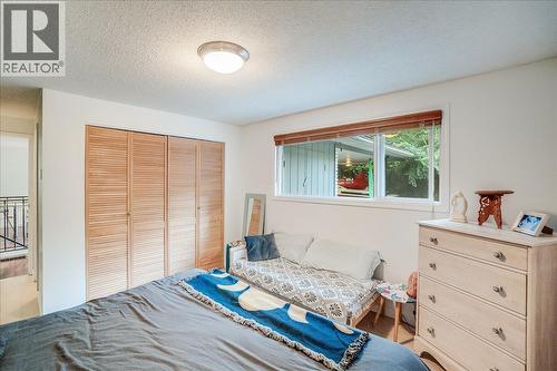 2758 Leecrest Road, Nelson, BC - Indoor Photo Showing Bedroom