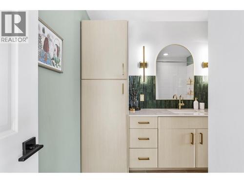 1329 Ellis Street Unit# 304, Kelowna, BC - Indoor Photo Showing Bathroom