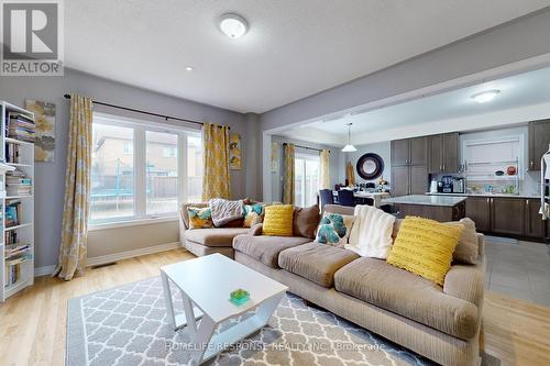 846 Groveland Avenue, Oshawa, ON - Indoor Photo Showing Living Room