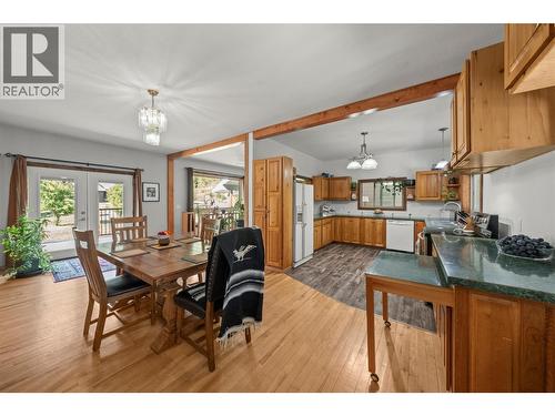 2510 Samuelson Road, Sicamous, BC - Indoor Photo Showing Dining Room