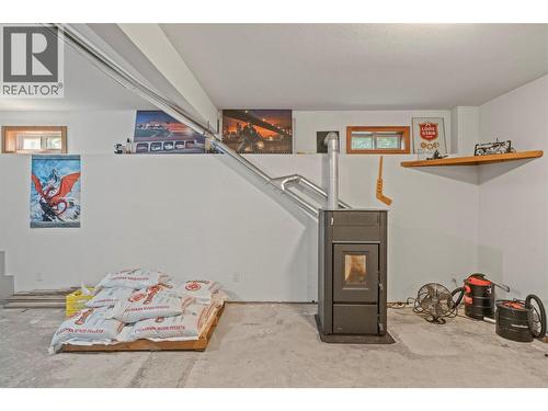 2510 Samuelson Road, Sicamous, BC - Indoor Photo Showing Laundry Room
