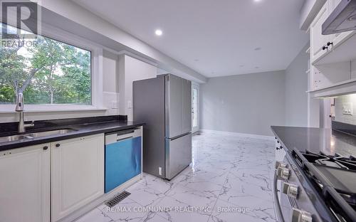 71 Willowridge Road, Toronto, ON - Indoor Photo Showing Kitchen