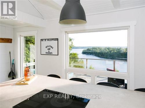 1047 Whyman Road, Algonquin Highlands, ON - Indoor