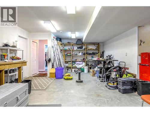 8905 Orchard Ridge Drive, Coldstream, BC - Indoor Photo Showing Garage