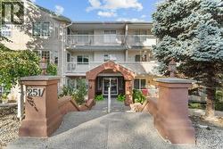 251 6 Street SE Unit# 104  Salmon Arm, BC V1E 1J9