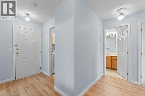 251 6 Street Se Unit# 104, Salmon Arm, BC - Indoor Photo Showing Other Room