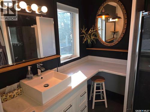 302 8Th Street E, Wynyard, SK - Indoor Photo Showing Bathroom
