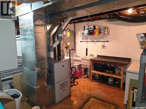 302 8Th Street E, Wynyard, SK - Indoor Photo Showing Basement